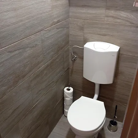 Friends - Promenade Emelet * بالاتونفوريد