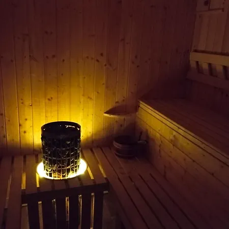 Friends - Promenade Emelet * بالاتونفوريد