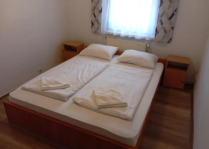 Friends - Promenade Emelet Apartment Balatonfured